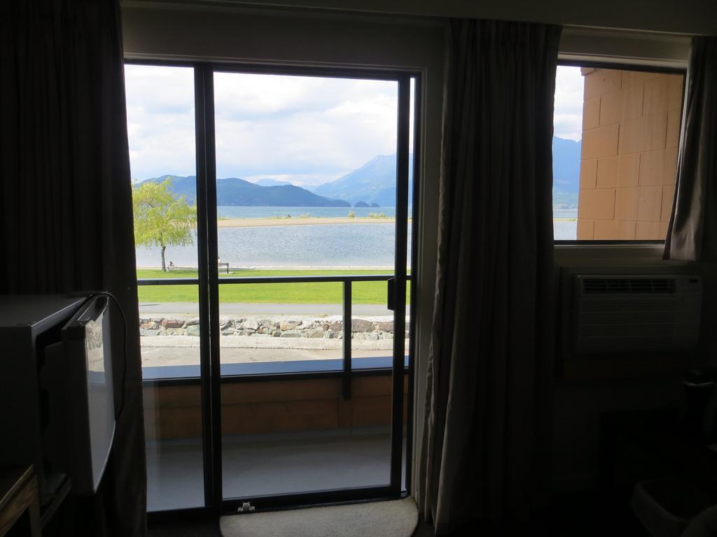 Spring Villa Hotel Harrison Hot Springs Kamer foto