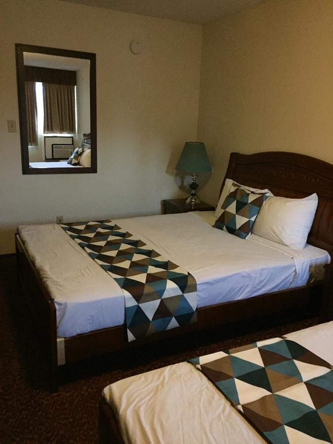 Spring Villa Hotel Harrison Hot Springs Buitenkant foto