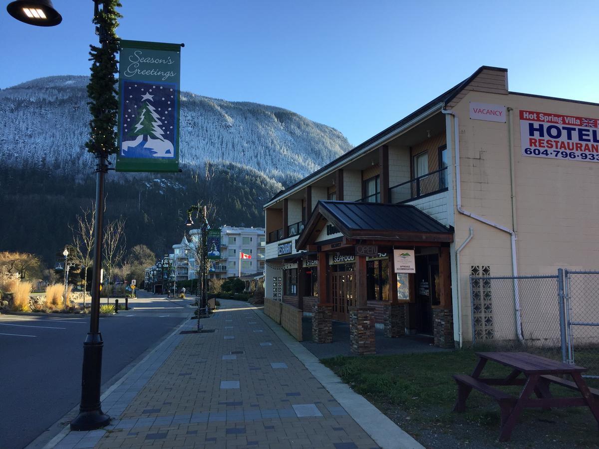 Spring Villa Hotel Harrison Hot Springs Buitenkant foto