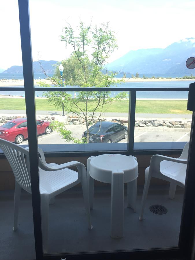 Spring Villa Hotel Harrison Hot Springs Buitenkant foto