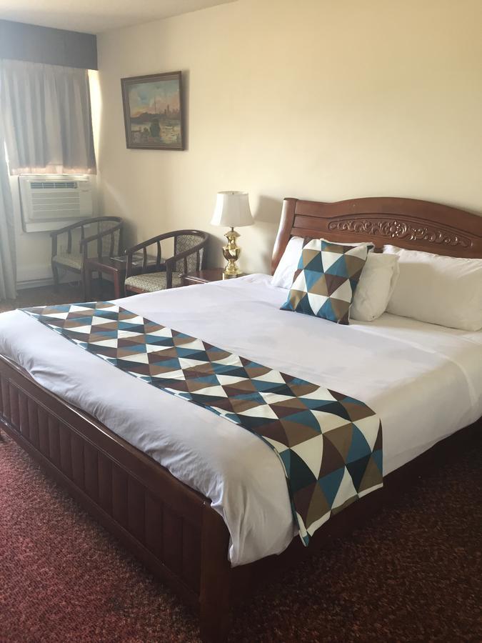 Spring Villa Hotel Harrison Hot Springs Buitenkant foto